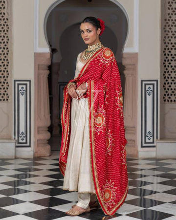 Leandra Elegant Chinon Lace Bordered Latkan Work Set