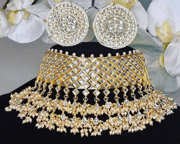 Mouni Roy Necklace Set